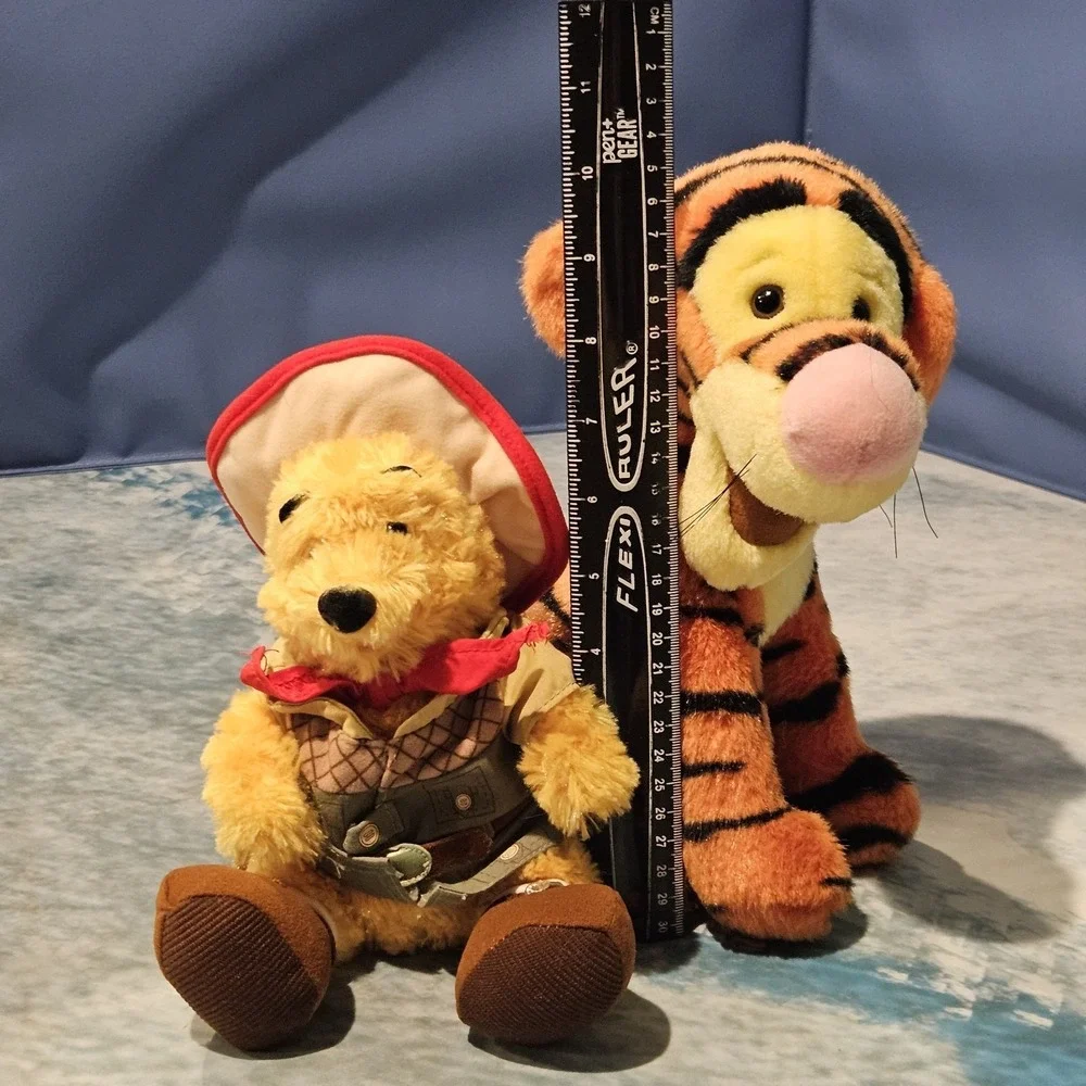 Vintage‎ Disneyland Explorer Winnie the Pooh Classic Tigger Plush Lot of 2